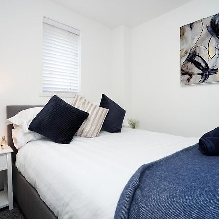 Lucas Apartment Sudbury  Bagian luar foto