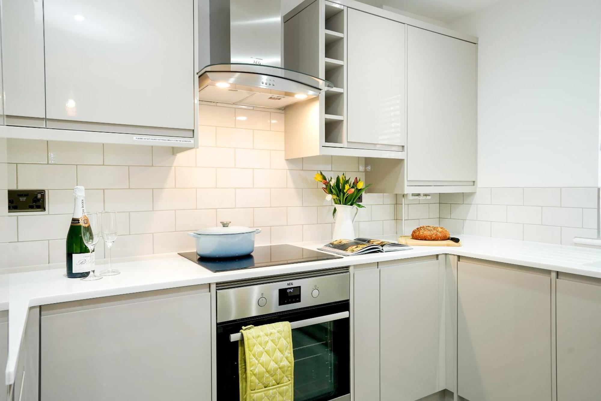 Lucas Apartment Sudbury  Bagian luar foto